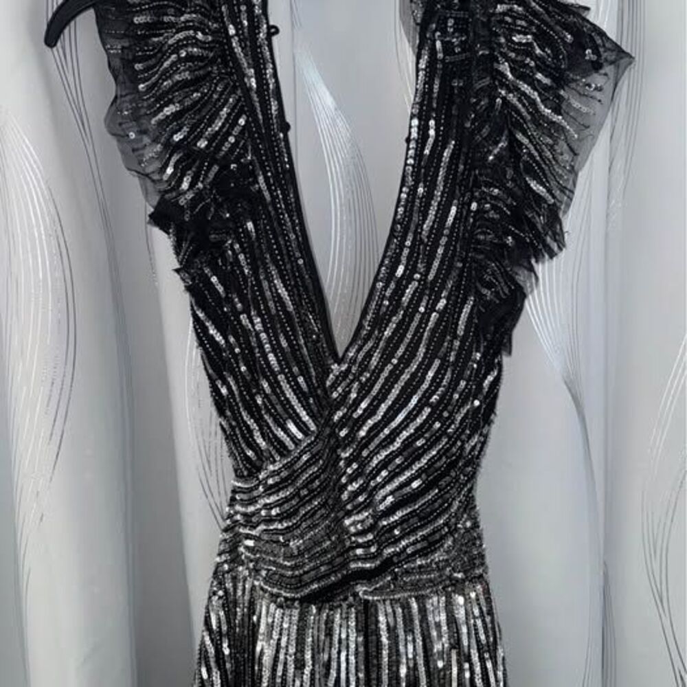 MAC DUGGAL 5568 SEQINED CUTOUT RUFFLED CAP SLEEVE LACE UP BLACK GOWN size 8 - Picture 5 of 7
